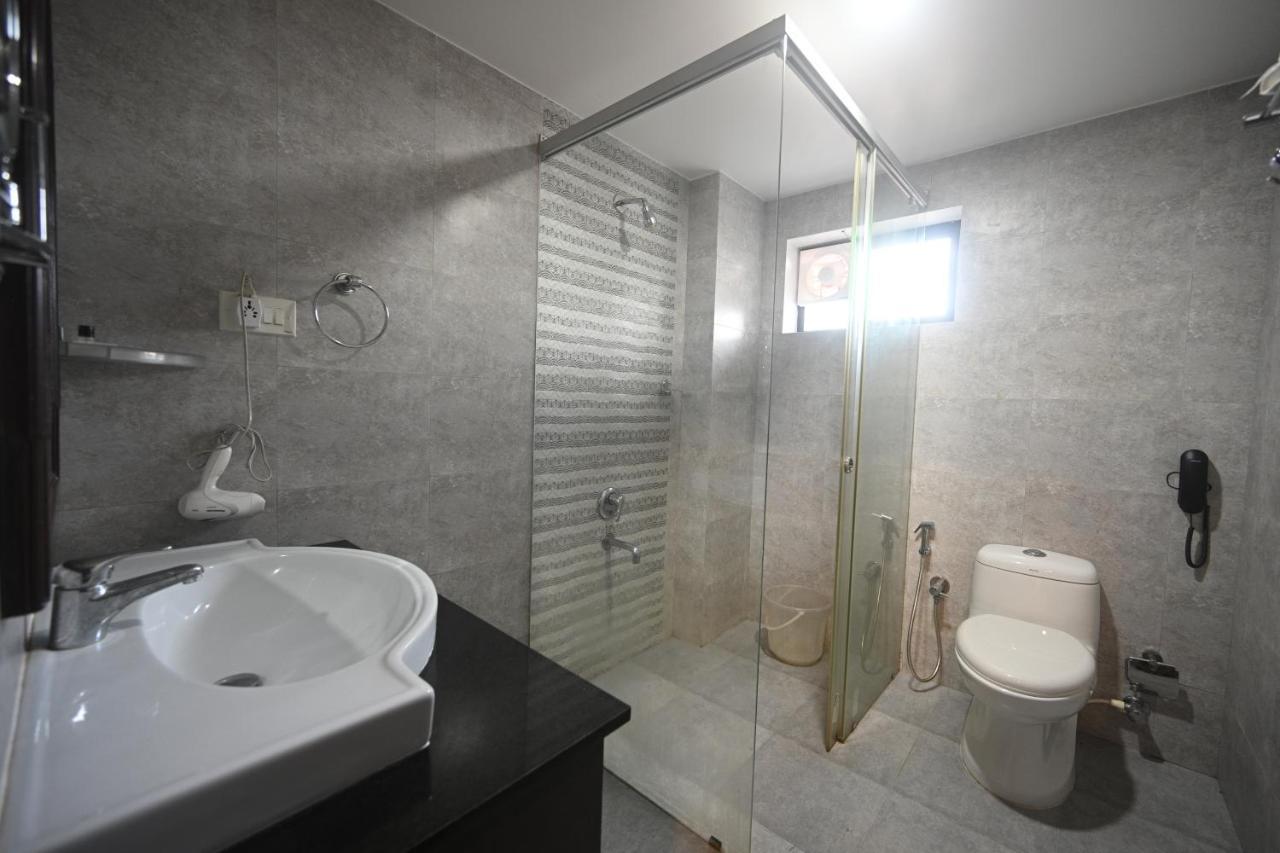 Hotel Bhagavath Gardens Chengannur Bagian luar foto