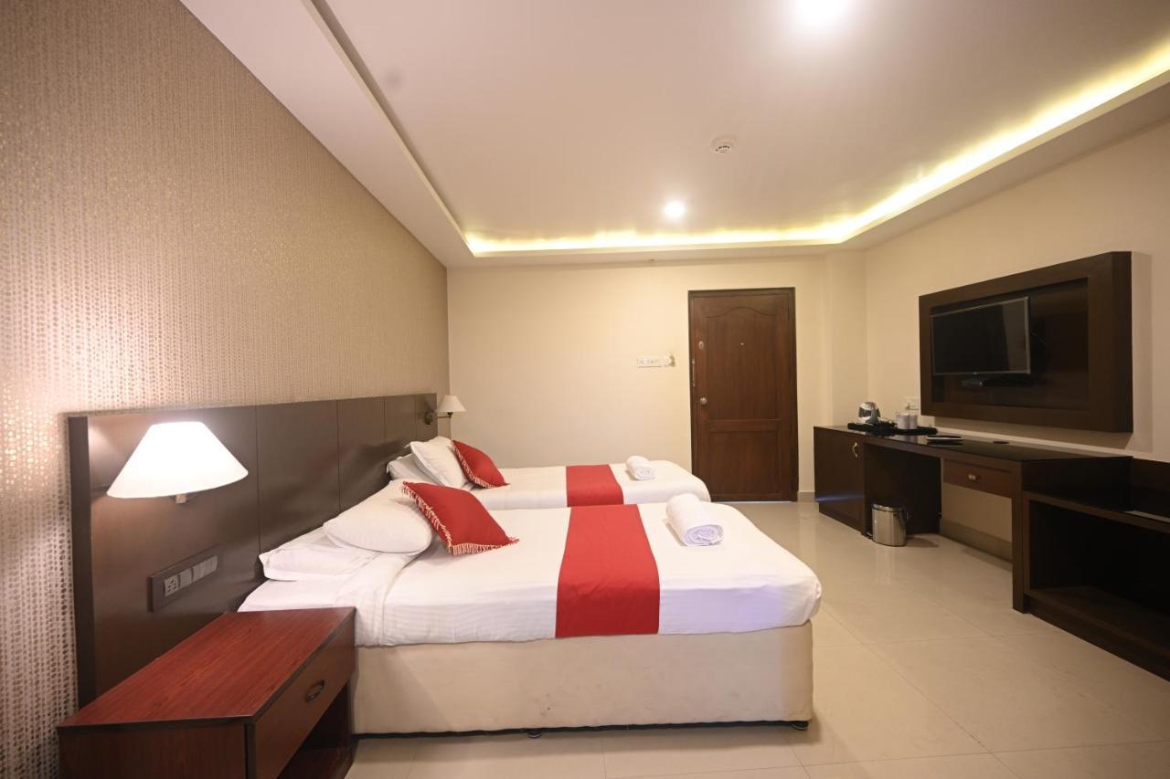 Hotel Bhagavath Gardens Chengannur Bagian luar foto
