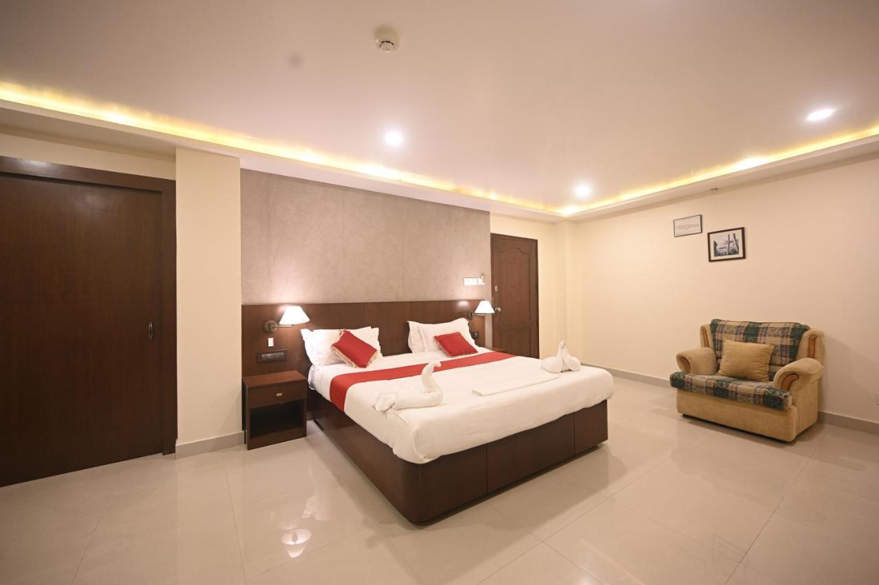 Hotel Bhagavath Gardens Chengannur Bagian luar foto