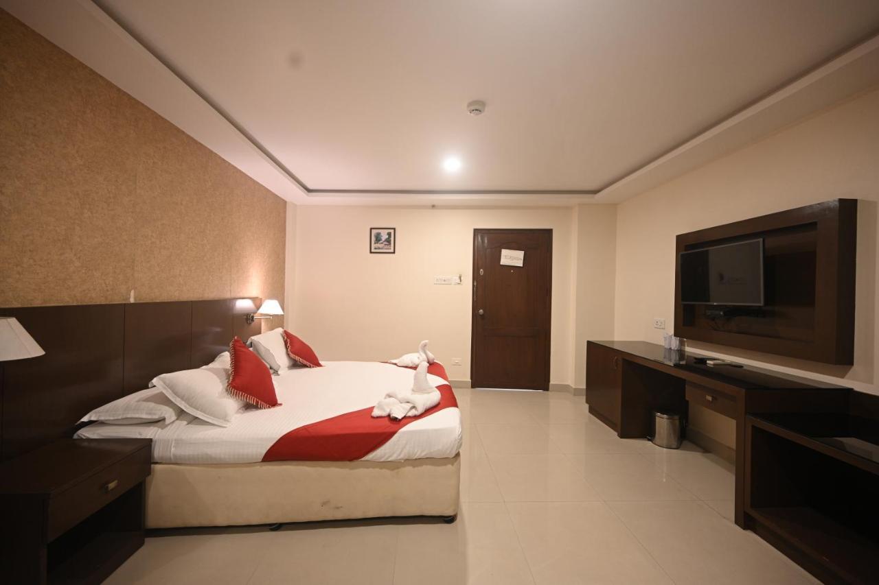 Hotel Bhagavath Gardens Chengannur Bagian luar foto