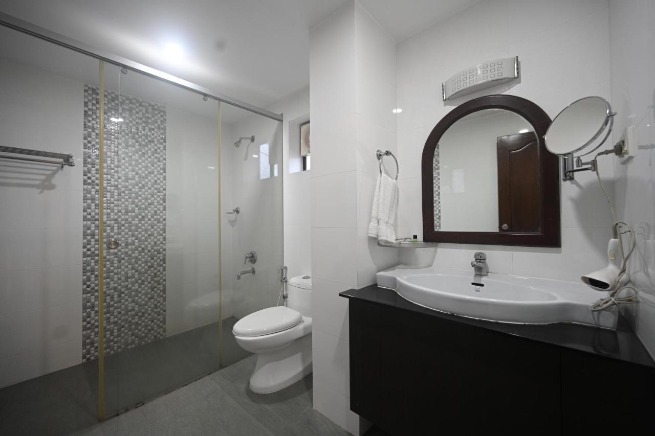 Hotel Bhagavath Gardens Chengannur Bagian luar foto