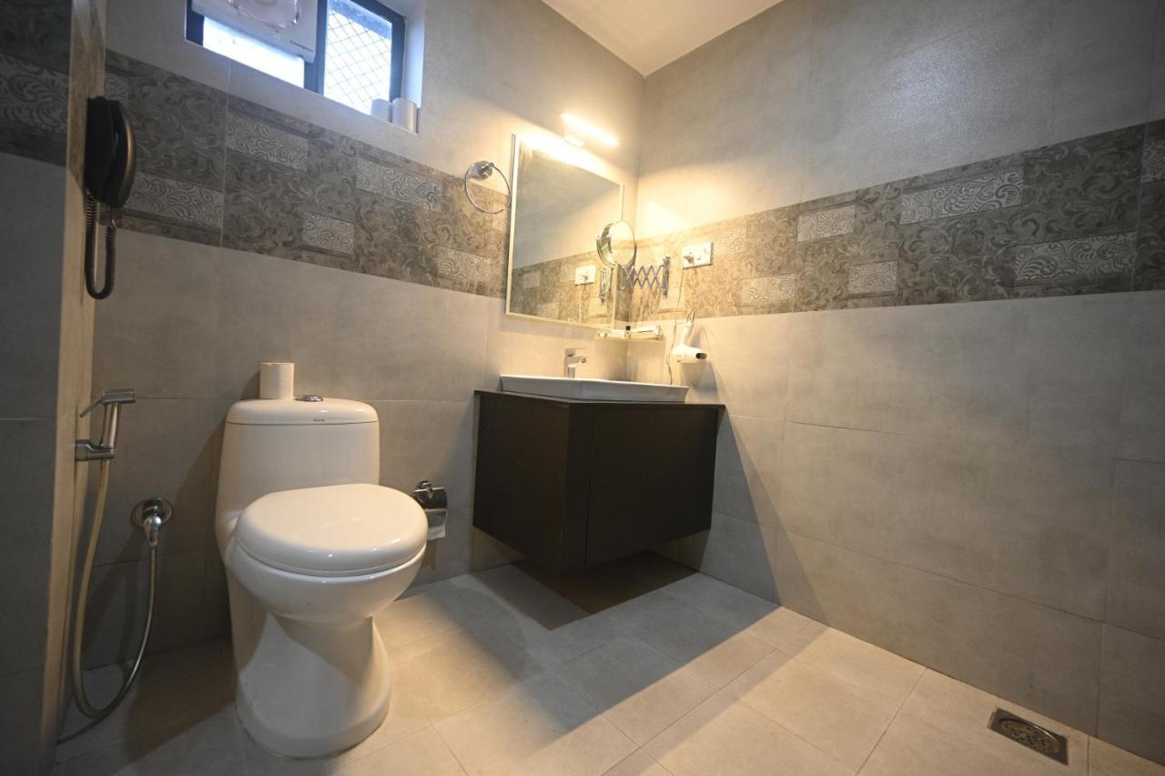 Hotel Bhagavath Gardens Chengannur Bagian luar foto