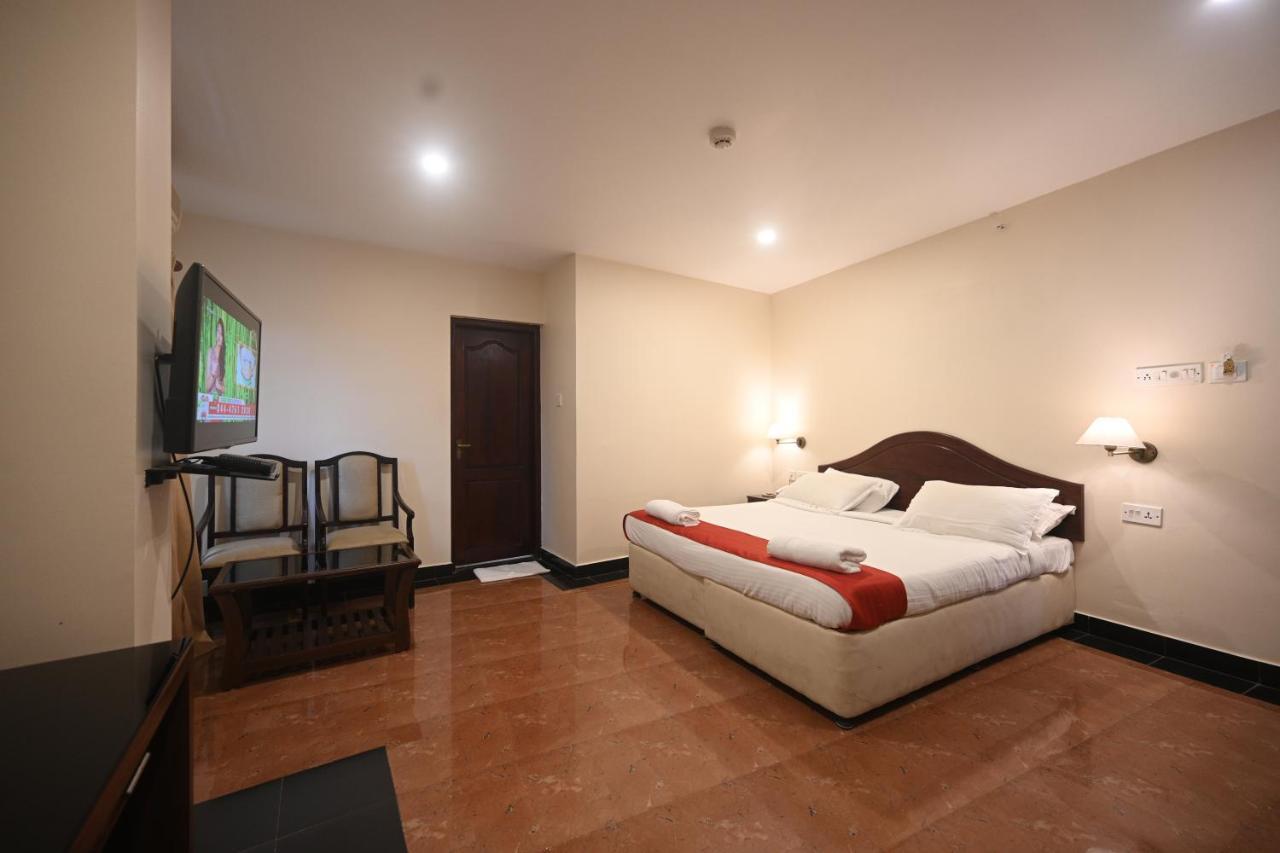 Hotel Bhagavath Gardens Chengannur Bagian luar foto