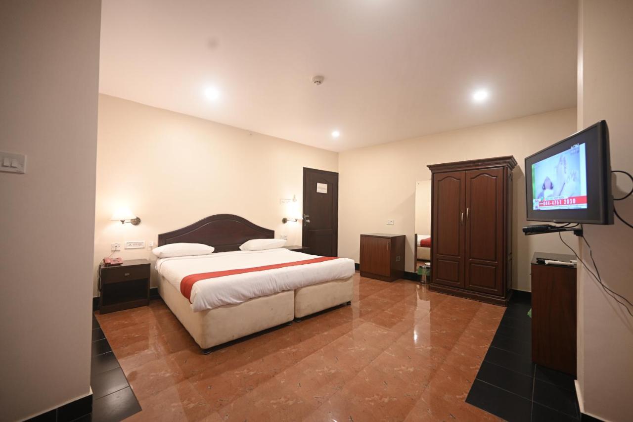 Hotel Bhagavath Gardens Chengannur Bagian luar foto